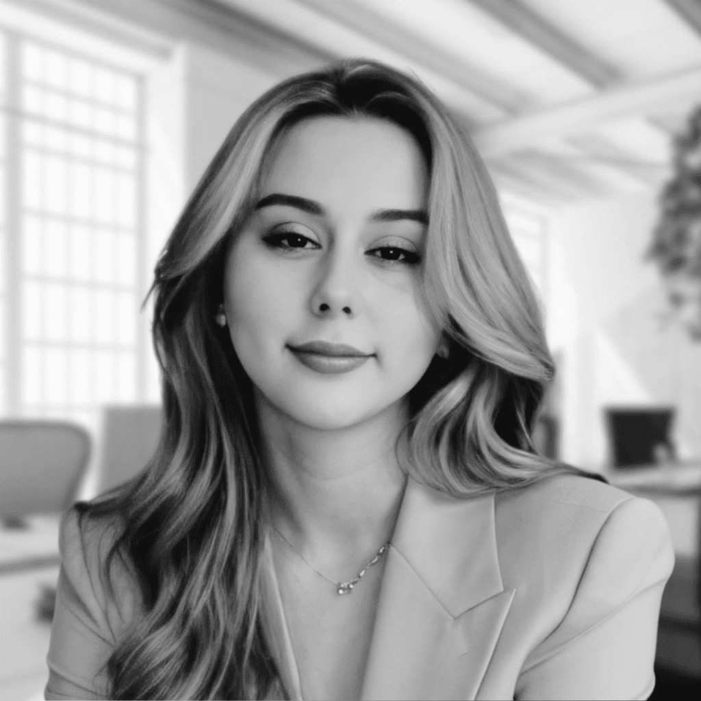 Annia Zavala, Senior SEO Specialist